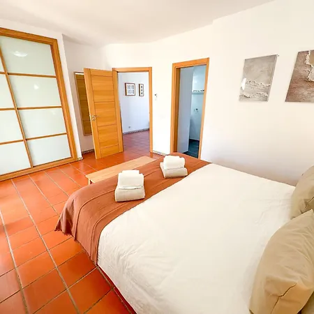 Mia - Peerless Bond Villa