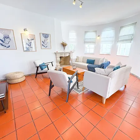 Mia - Peerless Bond Villa Albufeira