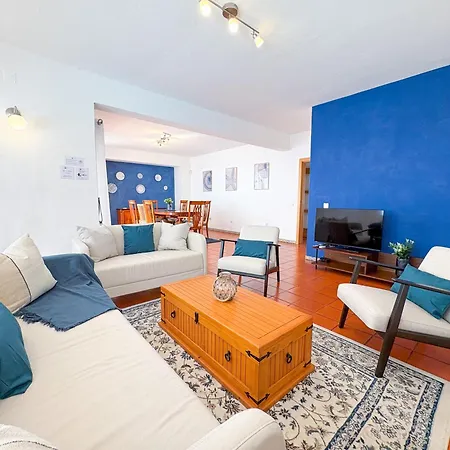 Mia - Peerless Bond Willa Albufeira