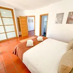 Mia - Peerless Bond Villa